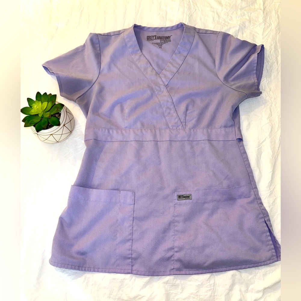 Lavender XS Greys Anatomy Scrub Top Women’s